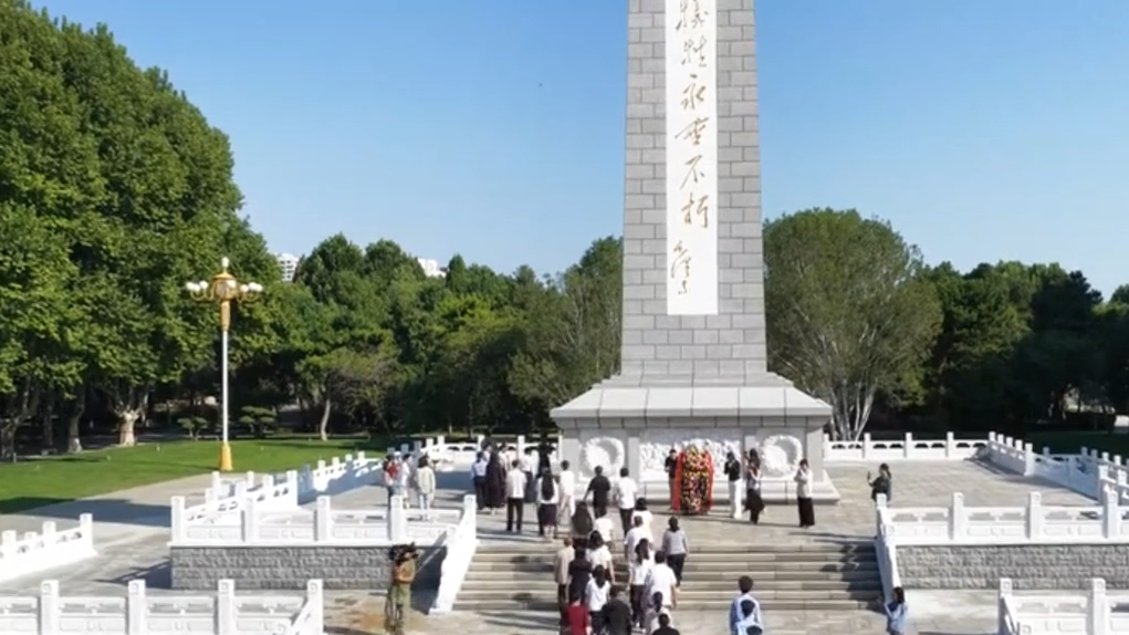 河北石家庄：松柏寄哀思 精神永传承