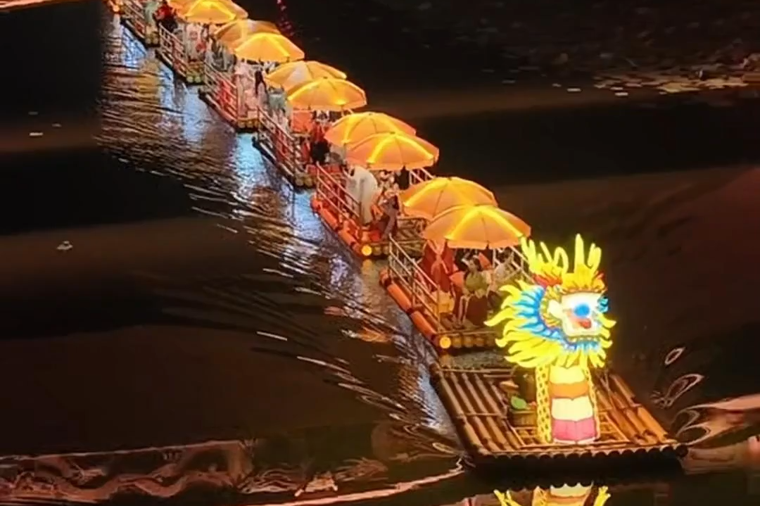 彩龙披锦舟身如画 广府古城今夜等您来看