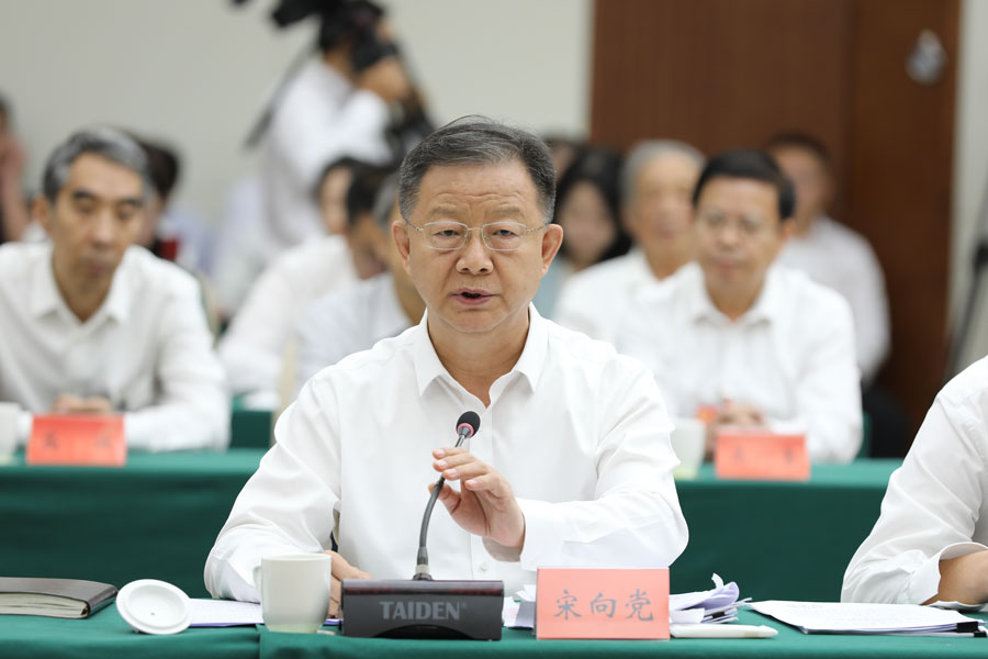 省工业和信息化厅副厅级领导干部宋向党回答问题