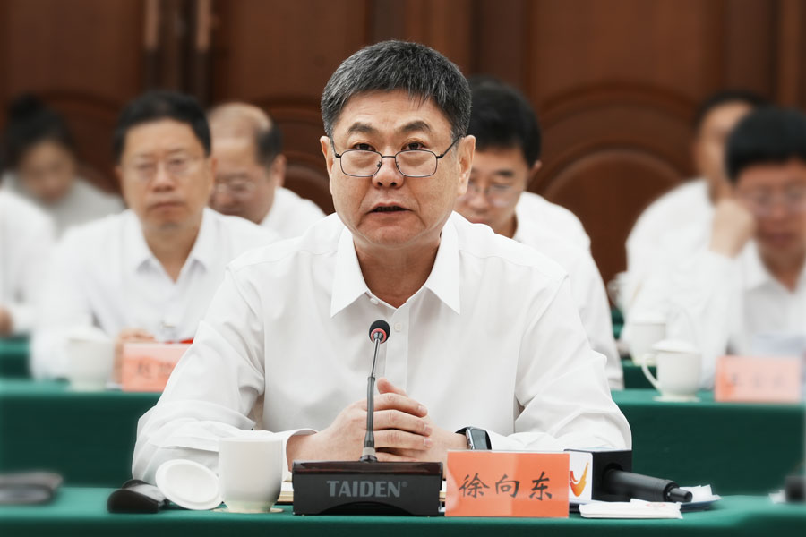 省住房和城乡建设厅副厅长徐向东回答问题