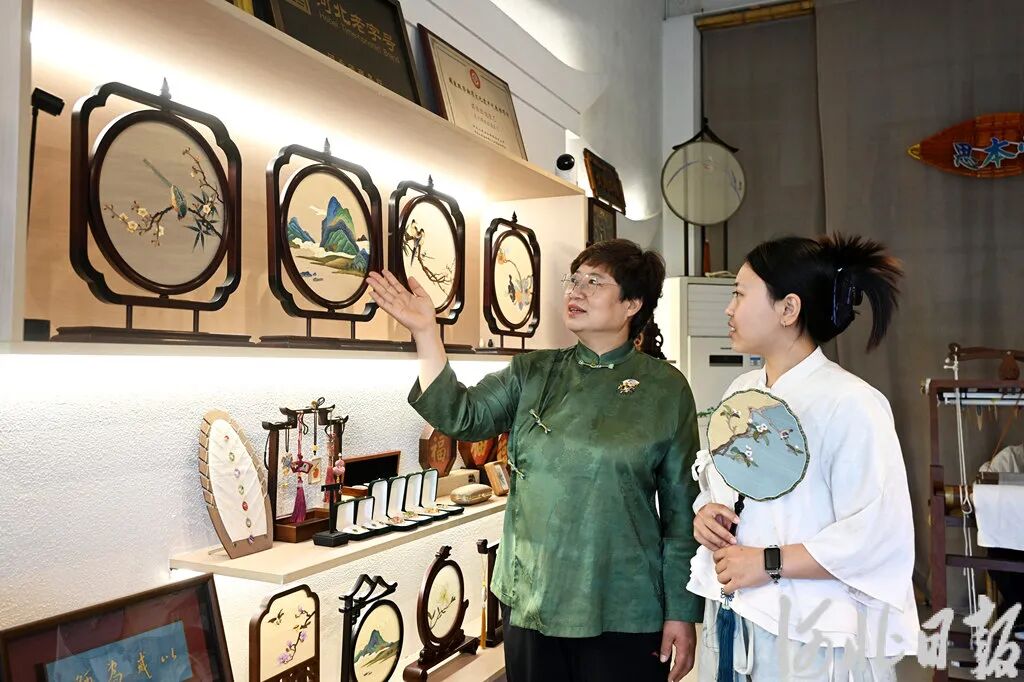 缂丝织新意 产品变“潮品”