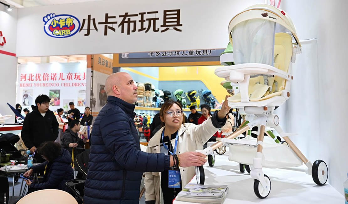 中外客商“童车之都”觅商机