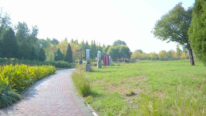 宝云公园：深秋揽胜景 悠然醉湖城